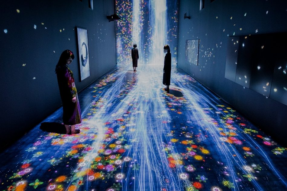 Exploring teamLab Borderless a digital art museum in Tokyo, Japan